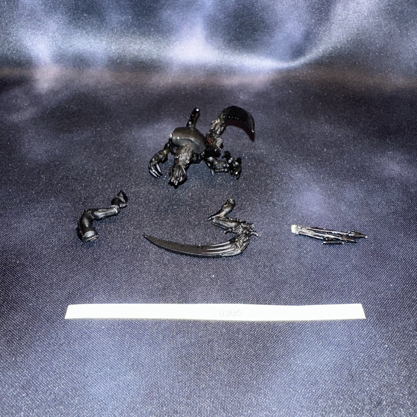 Games Workshop Warhammer 40K Tyranids Lictor OOP Metal 9995 Missing A Leg