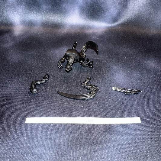 Games Workshop Warhammer 40K Tyranids Lictor OOP Metal 9995 Missing A Leg